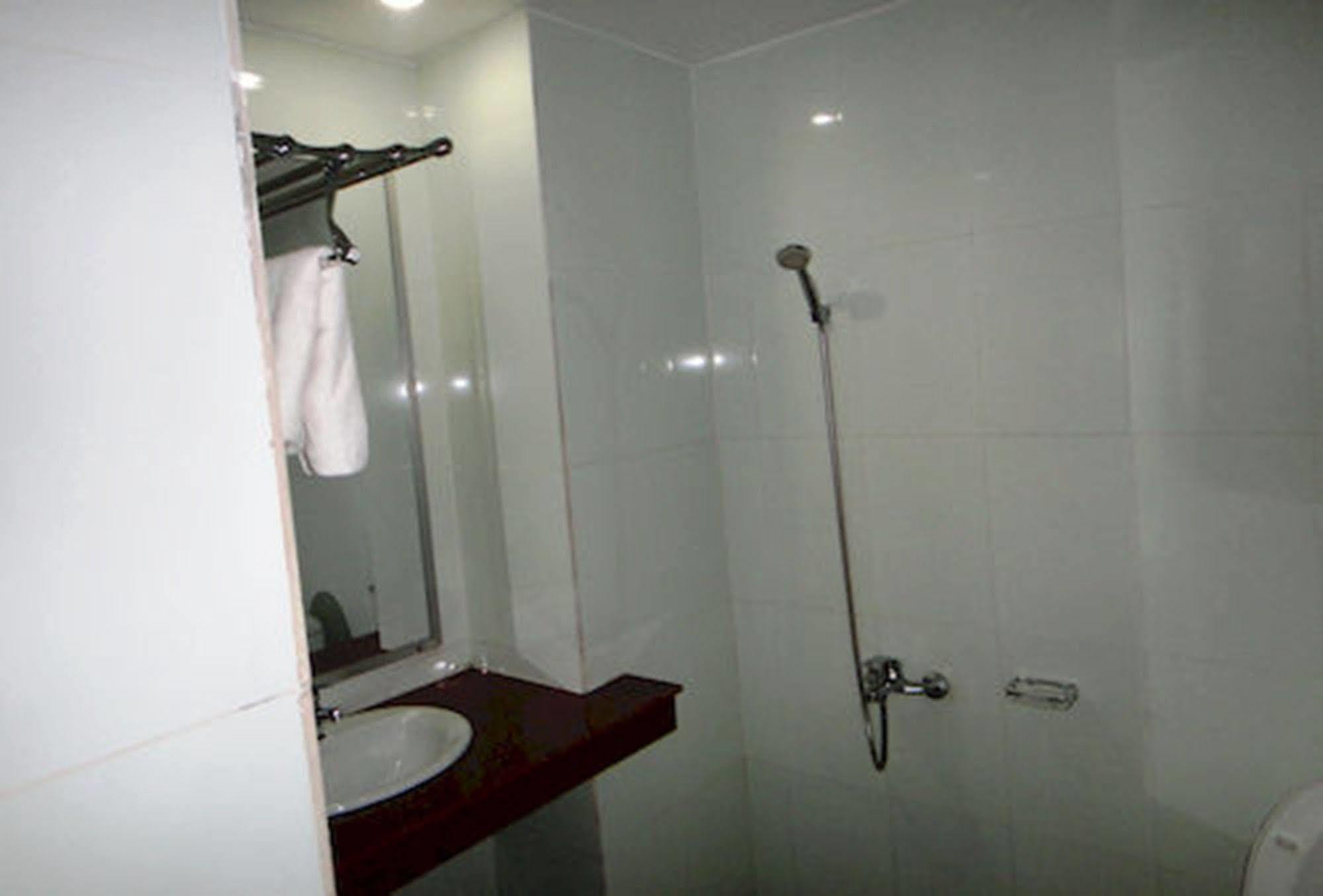 Nyny Hotel Kampot Exterior photo